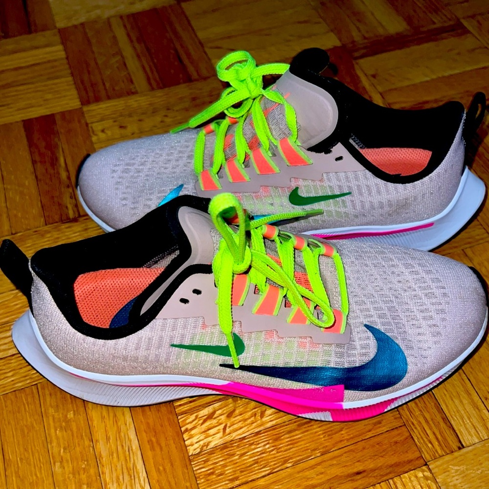 Nike Air Zoom Pegasus 37 size 7 worn once